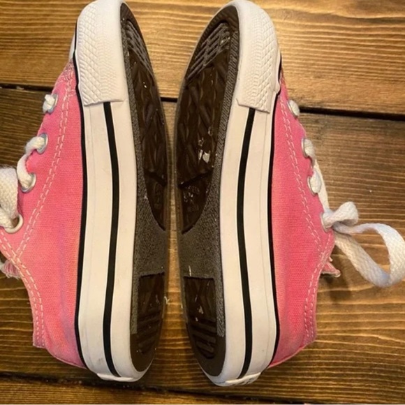 converse toddler sneakers - Picture 2 of 5